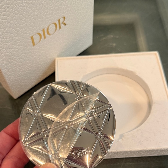 Dior Other - NIB Limited Edition DIOR Silver Compact Mirror
